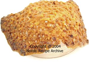 Almond basket on mould