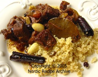 Fruity meat stew with couscous
