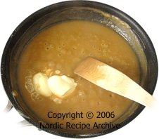 Add smetana to strained sauce