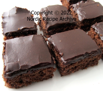 Chocolate squares with icing