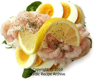 Egg and shrimp canap�