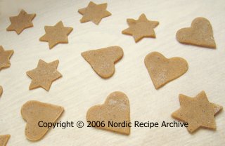 Cut gingerbread cookies